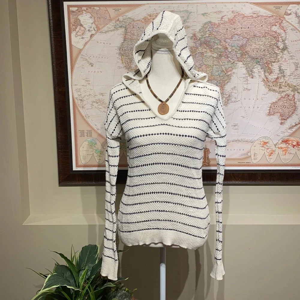 GAP Knit Hoodie - Picture 2 of 16
